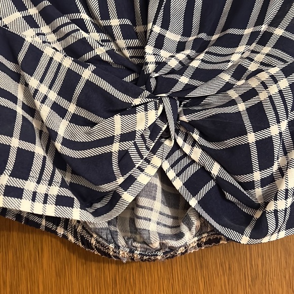Plaid cropped button down. Small - Picture 2 of 2